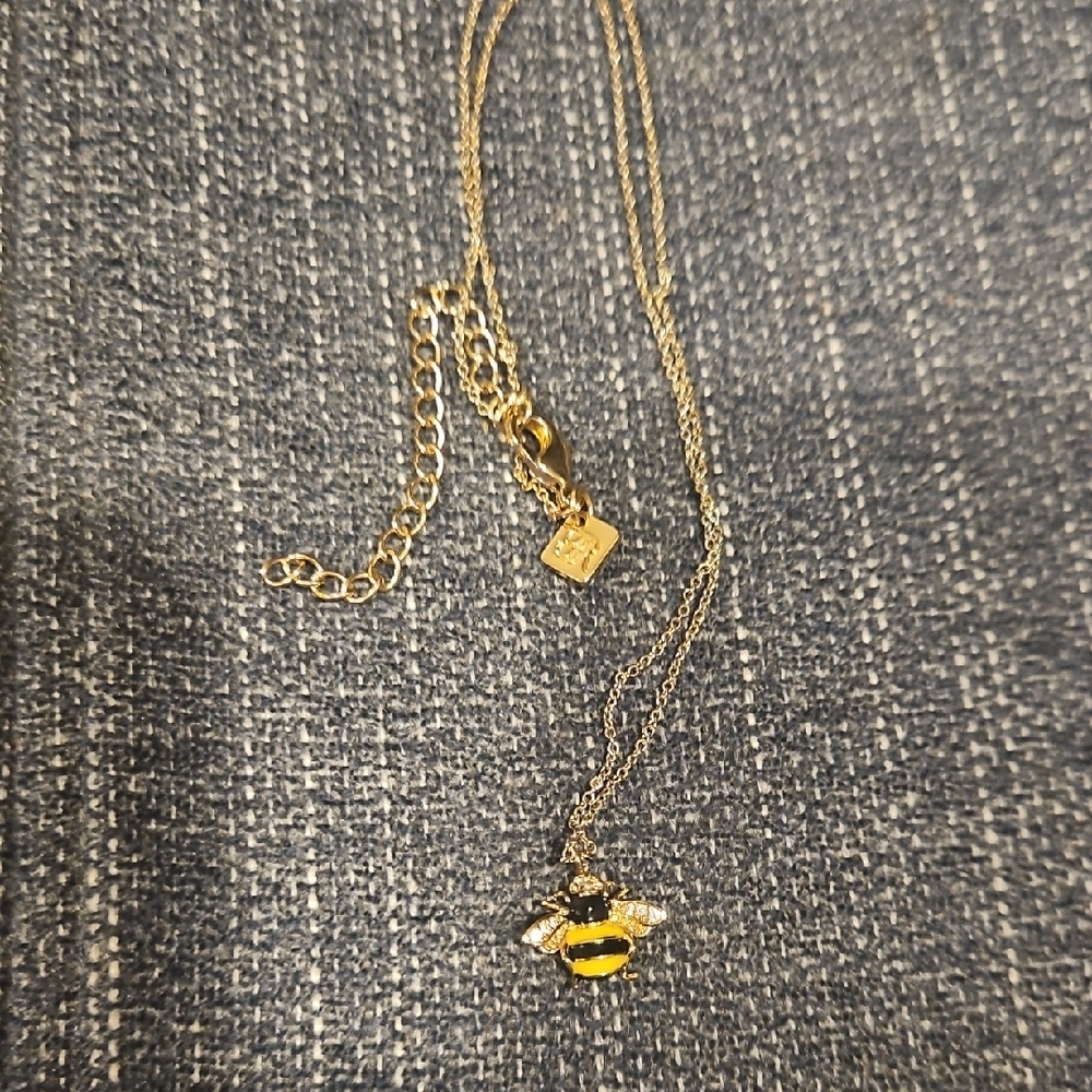 BANANA REPUBLUC~Gold Bee Pendant Necklace
